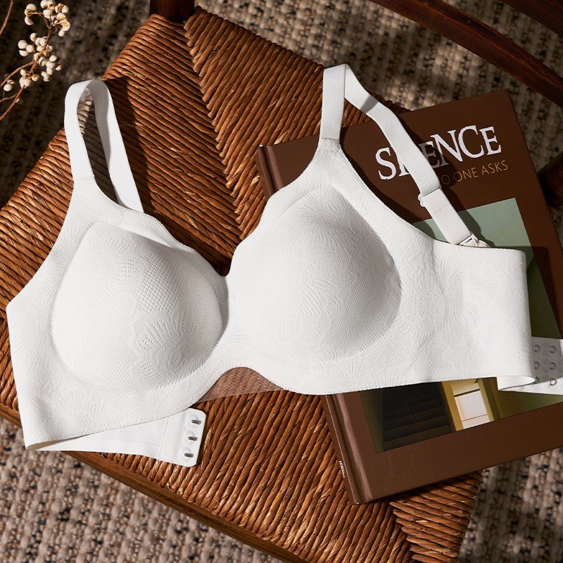 ODM Hochwertiger, atmungsaktiver, dehnbarer BH mit Klebespitze