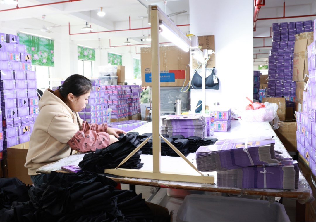 Warum müssen OEM-Lingerie-Bestellungen mindestens 2-3 Monate im Voraus aufgegeben werden?