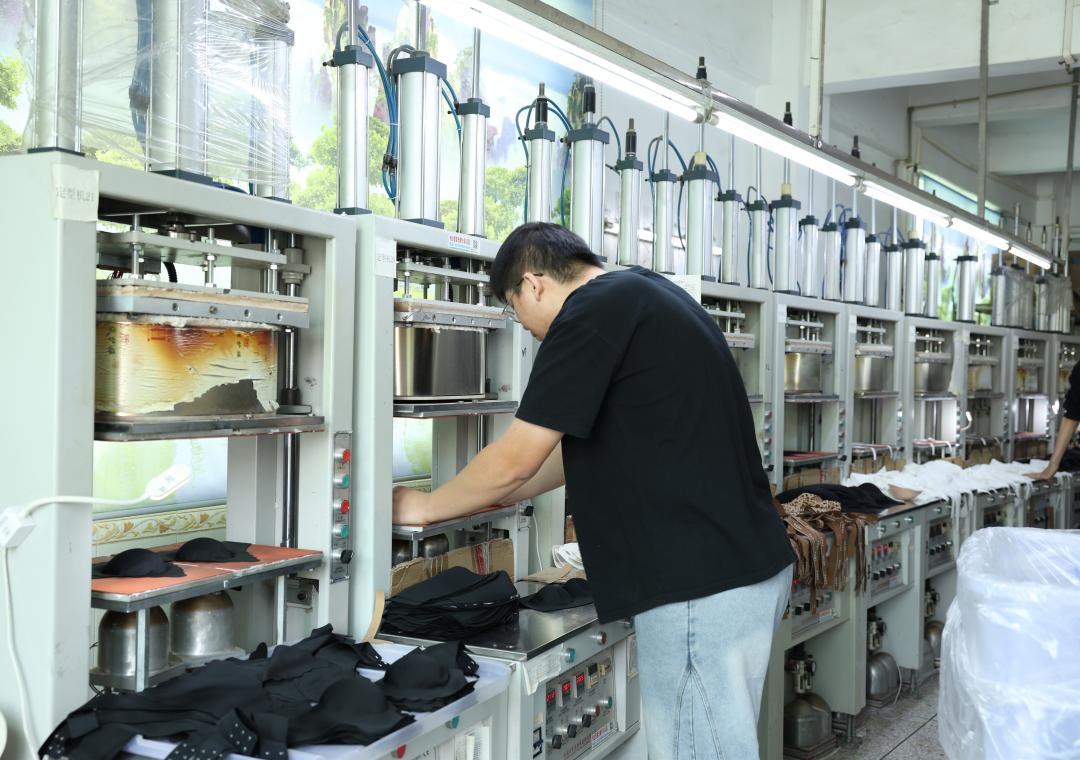 7 Schlüsselkriterien zur Bewertung eines zuverlässigen OEM-Herstellers für Dessous